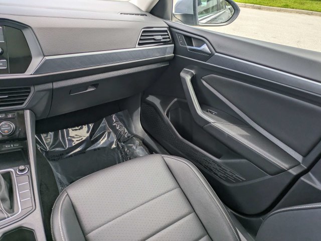 Used 2024 Volkswagen Jetta SE FWD image 16
