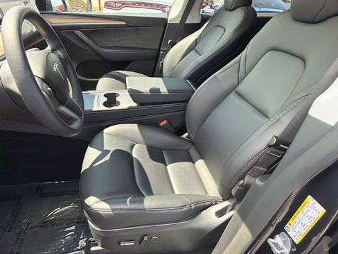 Used 2024 Tesla Model Y Long Range AWD/4WD image 19
