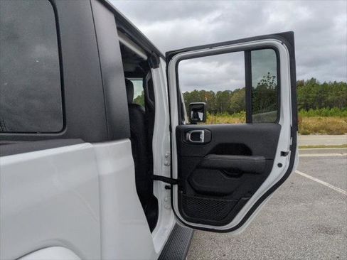 Certified 2022 Jeep Gladiator Overland w/ Popular Equipment Package image 51