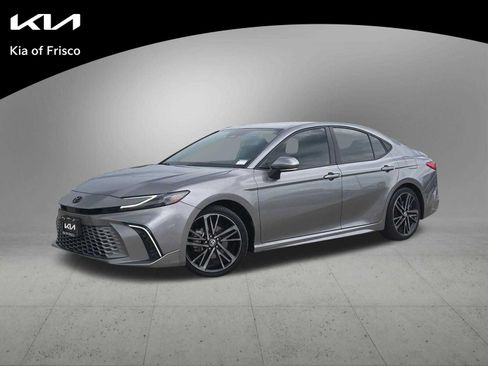 Used 2025 Toyota Camry XSE FWD image 1