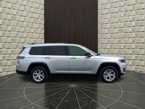Used 2023 Jeep Grand Cherokee L Limited AWD/4WD image 3