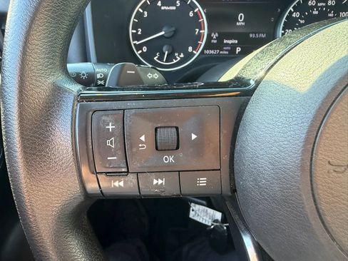 Used 2023 Nissan Rogue SV AWD/4WD image 12