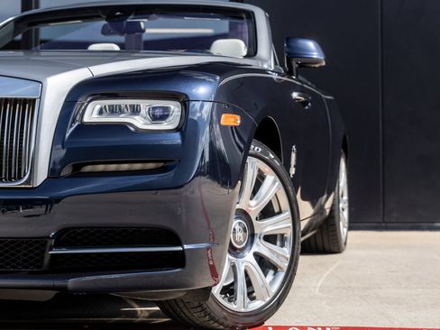 Used 2016 Rolls-Royce Dawn RWD image 19