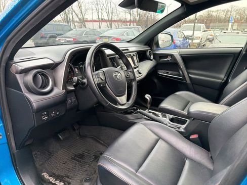 Used 2018 Toyota RAV4 SE w/ Power Extra Value Package image 11