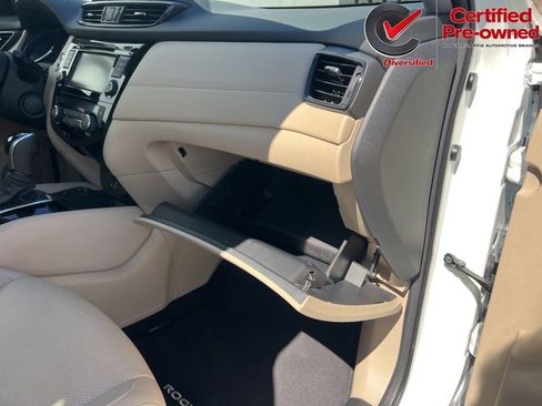 Used 2020 Nissan Rogue SL FWD image 36