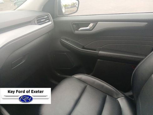 Used 2024 Ford Escape Platinum AWD/4WD image 26