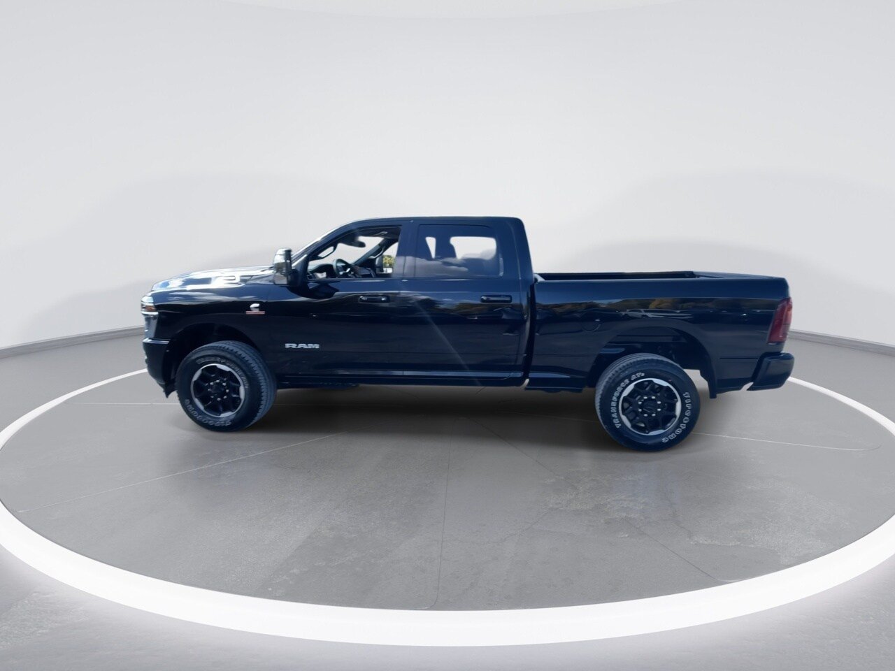 Used 2026 RAM 2500 Laramie AWD/4WD image 5