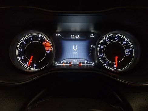 Used 2019 Jeep Cherokee Limited image 23