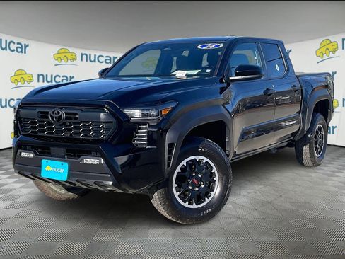 Used 2024 Toyota Tacoma TRD Off-Road image 3