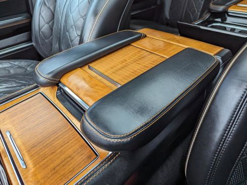 Used 2022 Jeep Grand Wagoneer Series III w/ Rear Seat Video Group 1 image 30