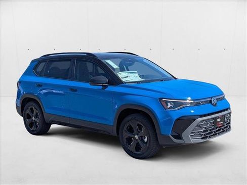New 2025 Volkswagen Taos SE image 6