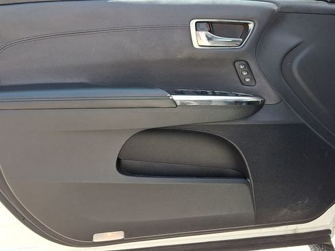 Used 2014 Toyota Avalon Limited FWD image 14