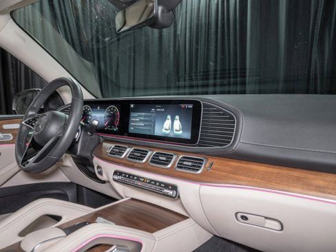 Used 2024 Mercedes-Benz GLS 450 4MATIC image 14