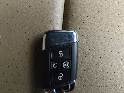 Used 2022 Volkswagen Atlas Cross Sport SE AWD/4WD image 32