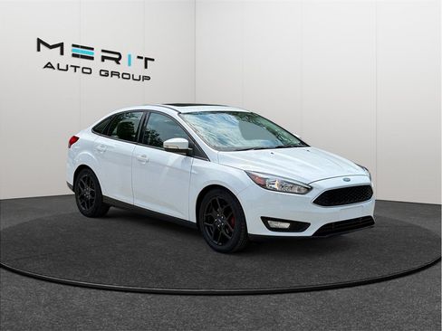 Used 2016 Ford Focus SE w/ Equipment Group 201A FWD image 1