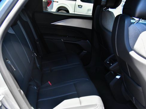 Used 2024 Cadillac Lyriq Tech RWD image 48