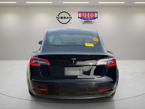 Used 2023 Tesla Model 3 Standard Range image 2