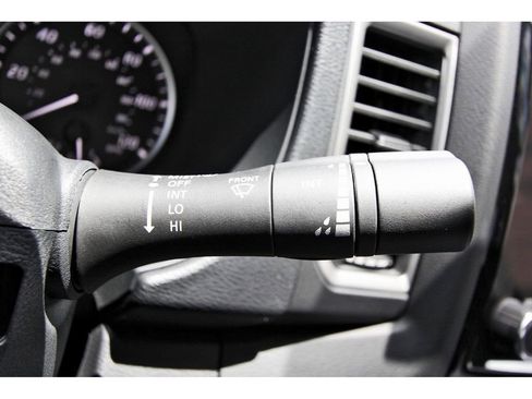 Certified 2024 Nissan Frontier SV w/ Technology Package image 16