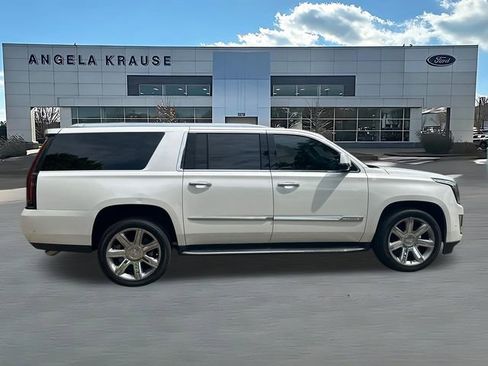 Used 2020 Cadillac Escalade ESV Luxury AWD/4WD image 10