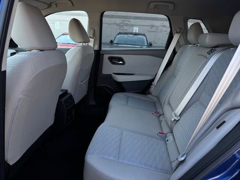Used 2023 Nissan Rogue SV image 17