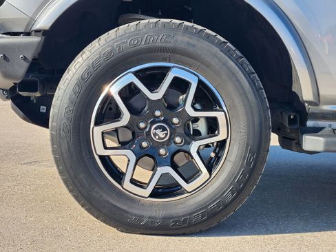 Used 2022 Ford Bronco Outer Banks image 12