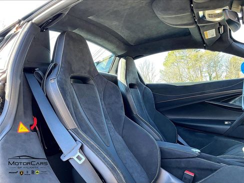 Used 2025 McLaren 750S Spider image 9