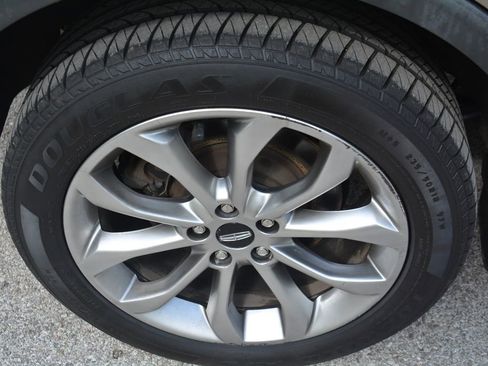 Used 2019 Lincoln MKC Select w/ Select Plus Package AWD/4WD image 25