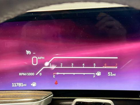 Used 2025 Cadillac Escalade ESV Premium Luxury image 11