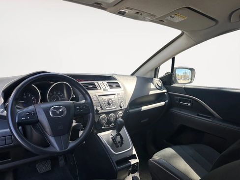 Used 2014 MAZDA MAZDA5 Sport image 5