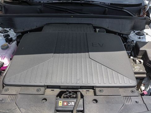 Certified 2024 Hyundai Kona SEL FWD image 34