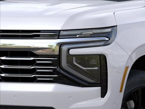 New 2025 Chevrolet Suburban Premier AWD/4WD image 10