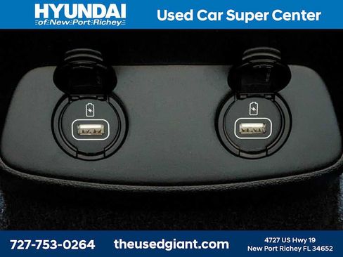 Used 2020 Hyundai Santa Fe SEL FWD image 18