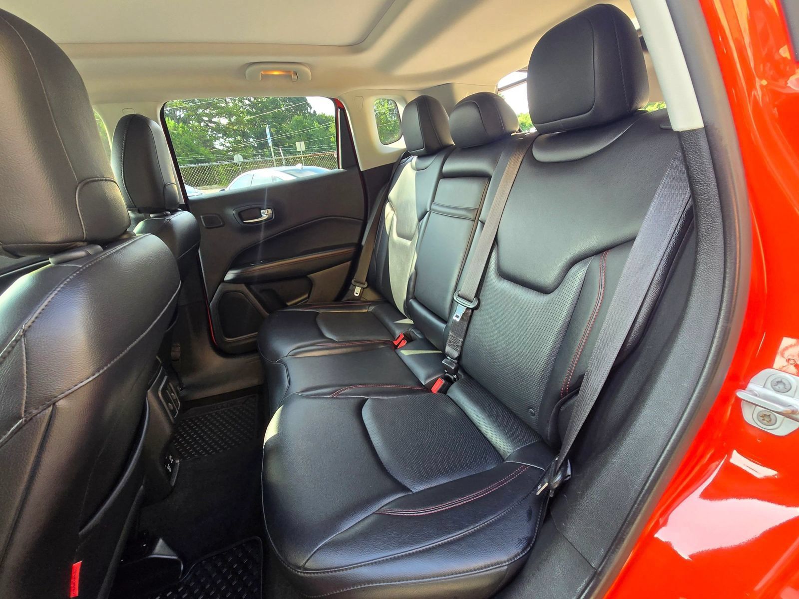 Used 2017 Jeep Compass Trailhawk w/ Leather Interior Group AWD/4WD image 10