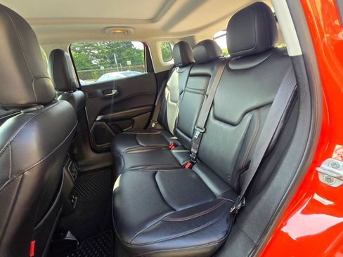 Used 2017 Jeep Compass Trailhawk w/ Leather Interior Group AWD/4WD image 10
