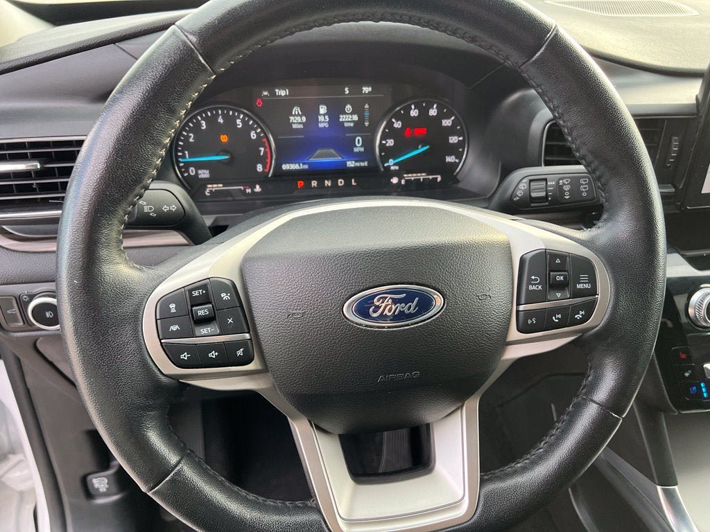Used 2023 Ford Explorer Limited AWD/4WD image 14