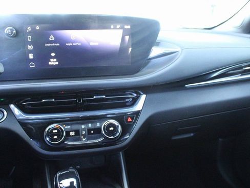 Used 2025 Buick Envista Sport Touring w/ Convenience II Package image 40