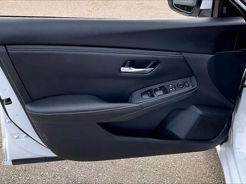 Used 2024 Nissan Sentra SV image 21