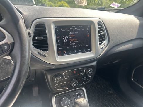 Used 2021 Jeep Compass Latitude w/ Sun and Sound Group AWD/4WD image 14