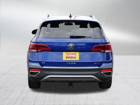 Used 2022 Volkswagen Taos SE w/ Driver Assistance Package AWD/4WD image 6