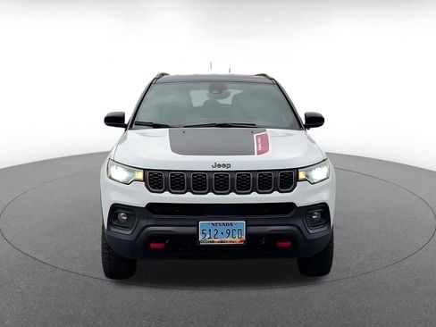 Used 2025 Jeep Compass Trailhawk AWD/4WD image 4