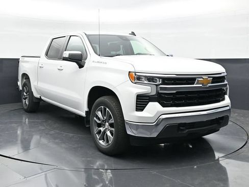 Used 2024 Chevrolet Silverado 1500 LT AWD/4WD image 4