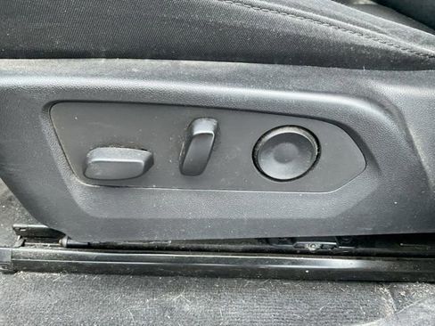 Used 2023 Chevrolet Colorado Trail Boss w/ Technology Package image 25