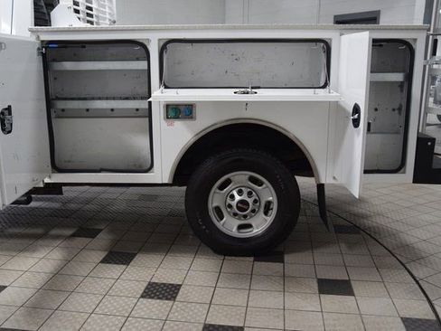 Used 2023 GMC Sierra 2500 Pro w/ Convenience Package image 40