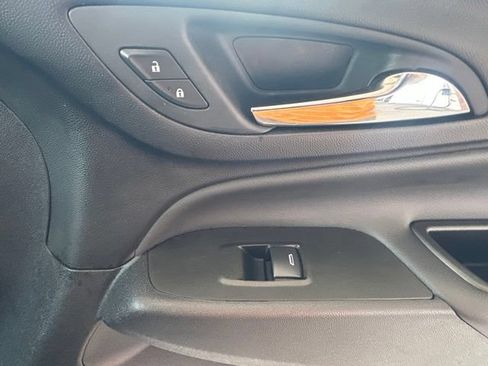 Used 2024 Chevrolet Equinox LT AWD/4WD image 16