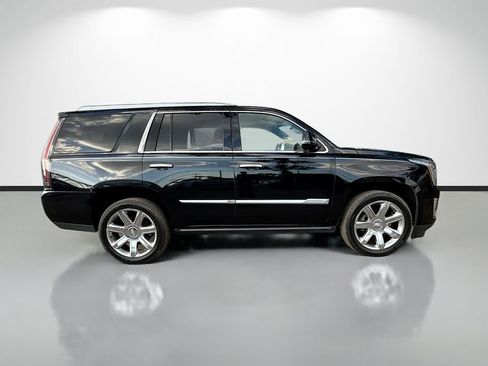 Used 2019 Cadillac Escalade Premium Luxury image 2