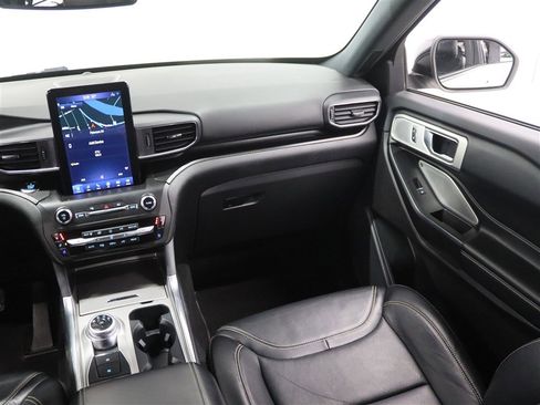 Used 2020 Ford Explorer ST w/ Premium Technology Package image 21