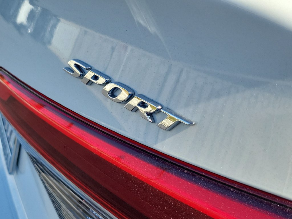 Used 2023 Honda Civic Sport image 9