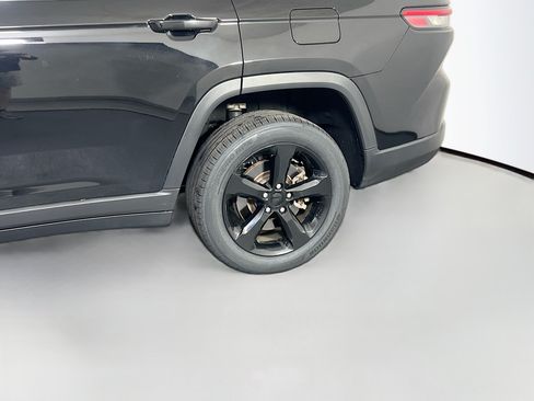 Used 2023 Jeep Grand Cherokee L Limited w/ Black Appearance Package AWD/4WD image 31