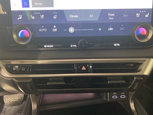 Certified 2025 Lexus RX 350 AWD image 22