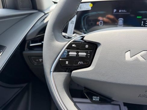 New 2026 Kia Niro EX FWD image 10